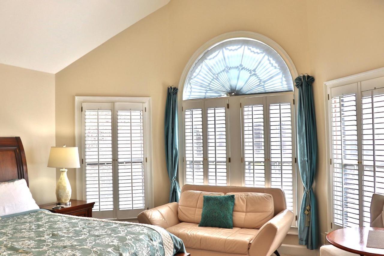 Pleasanton Courtyard Bed And Breakfast Фейетвилл Экстерьер фото